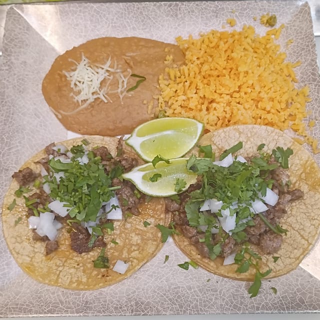 Lonche Tacos.